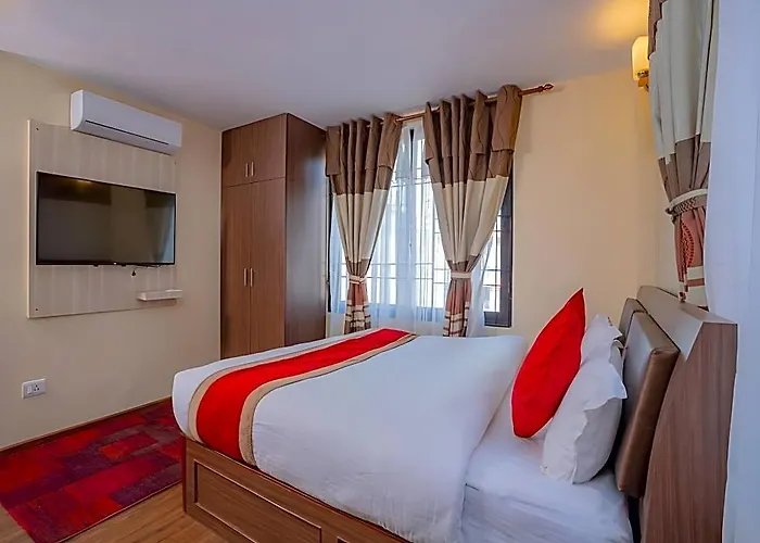 Hotel Deepshree 2*